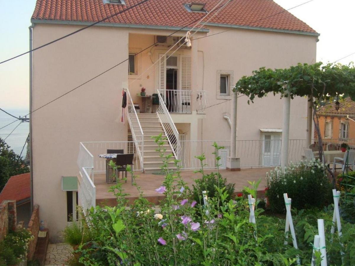 Rina - Old Town Apartment *